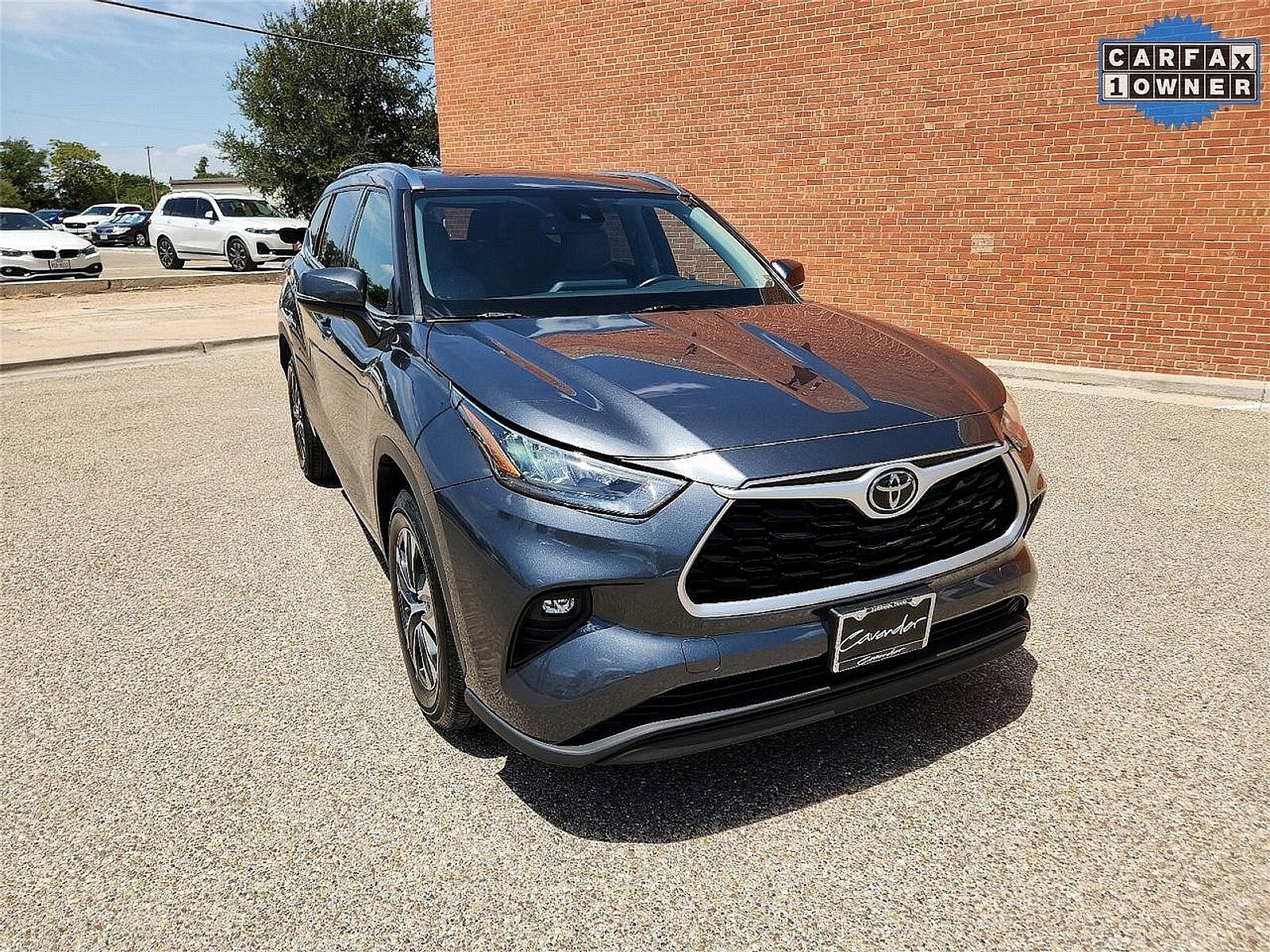 Used 2020 Toyota Highlander XLE with VIN 5TDGZRAH2LS011435 for sale in Lubbock, TX