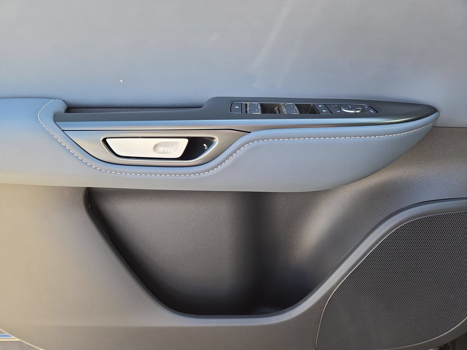2026 Lexus RZ Premium - Photo 15