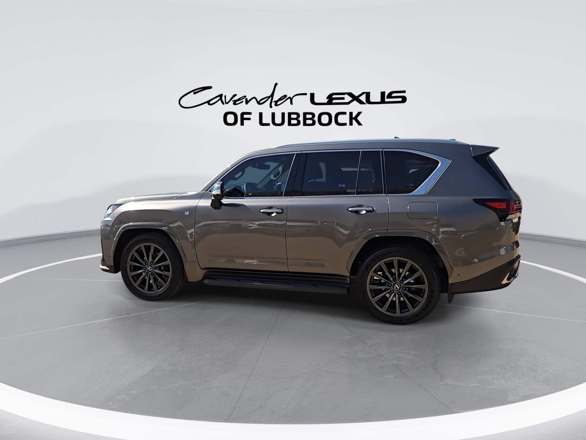 2026 Lexus LX 700h F-Sport - Photo 6