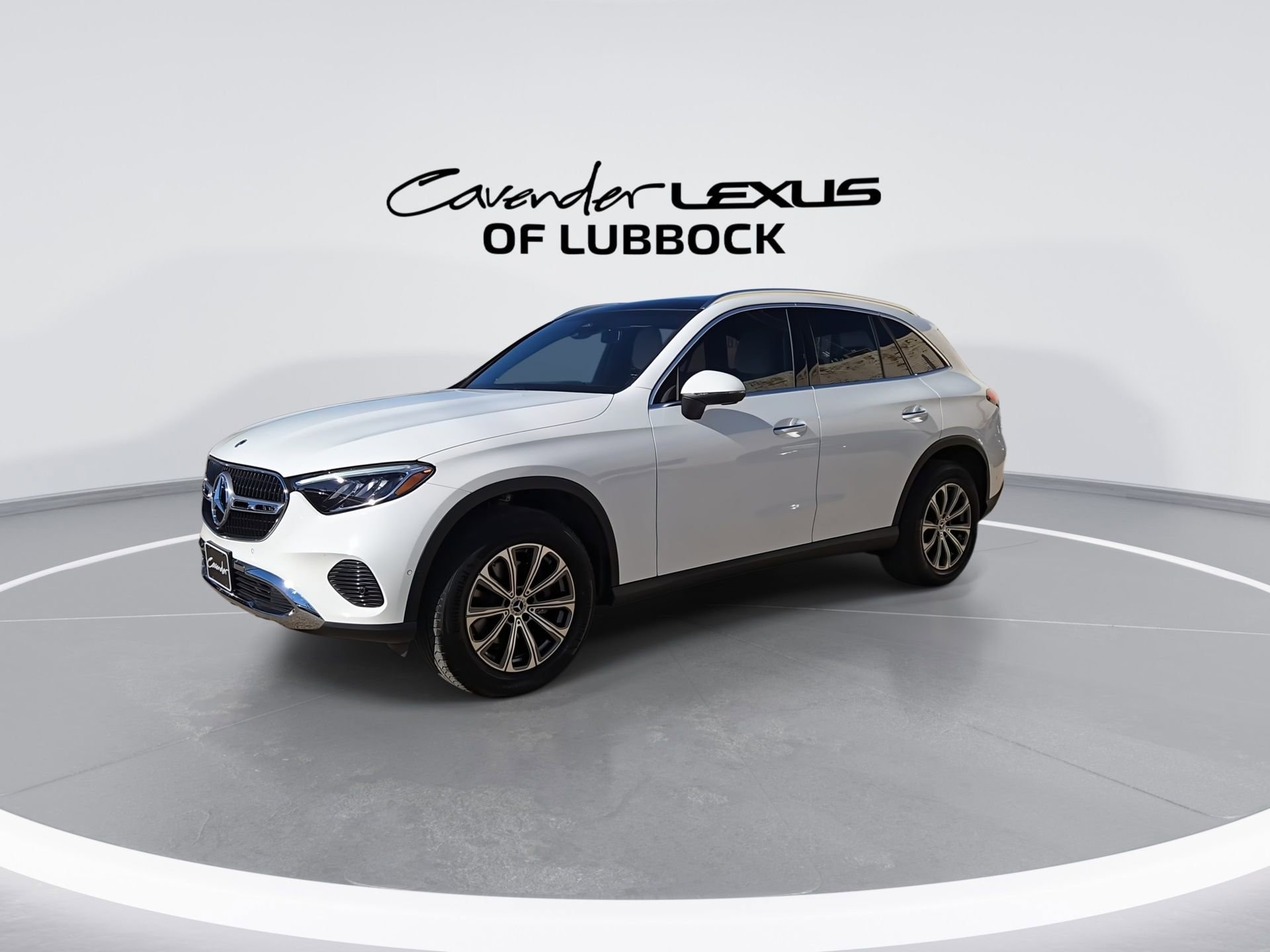 2025 Mercedes-Benz GLC Base - Photo 4