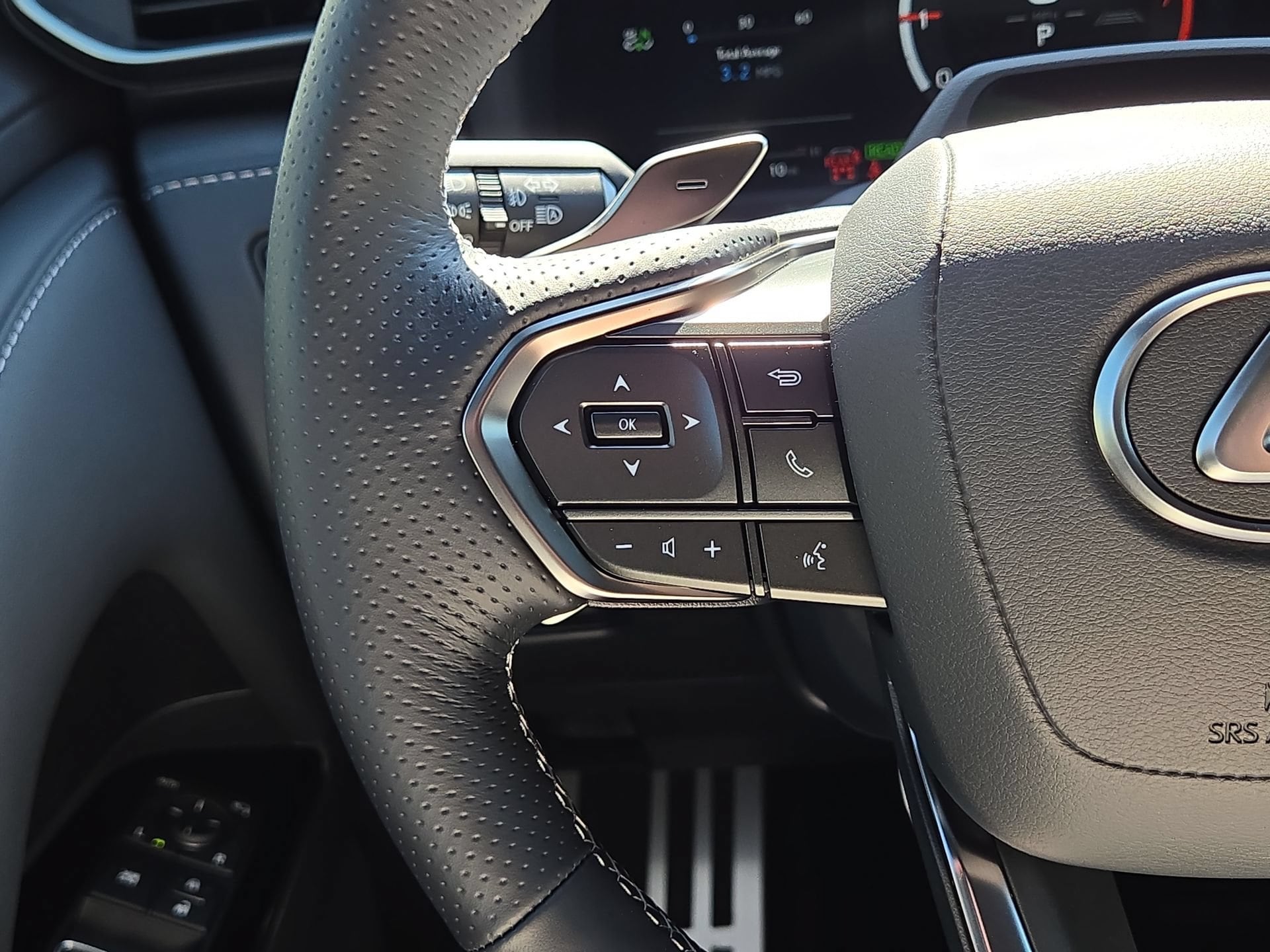 2026 Lexus LX 700h F-Sport - Photo 21
