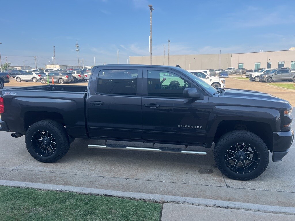 2016 Chevrolet Silverado 1500 LT photo 4