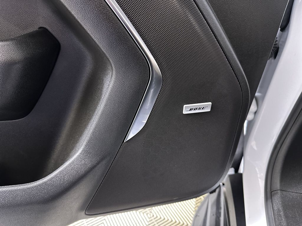 2024 Chevrolet Suburban Premier - Photo 25
