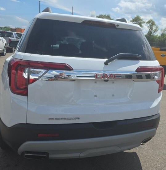 2023 Gmc Acadia SLE photo 2