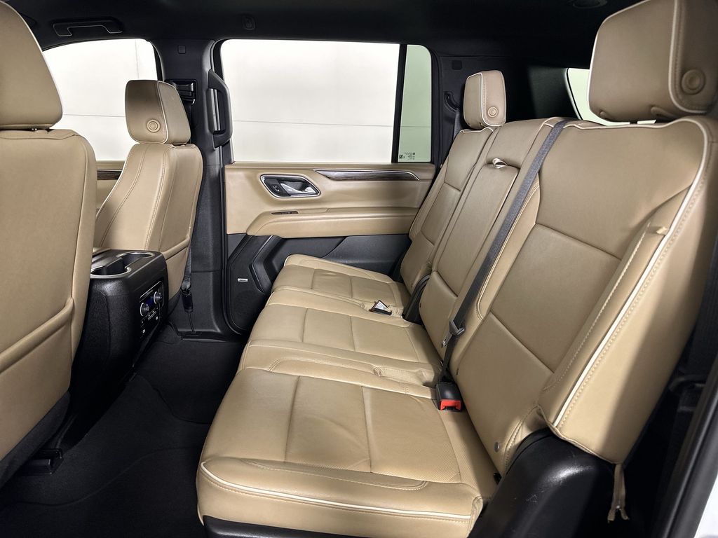 2024 Chevrolet Suburban Premier - Photo 26