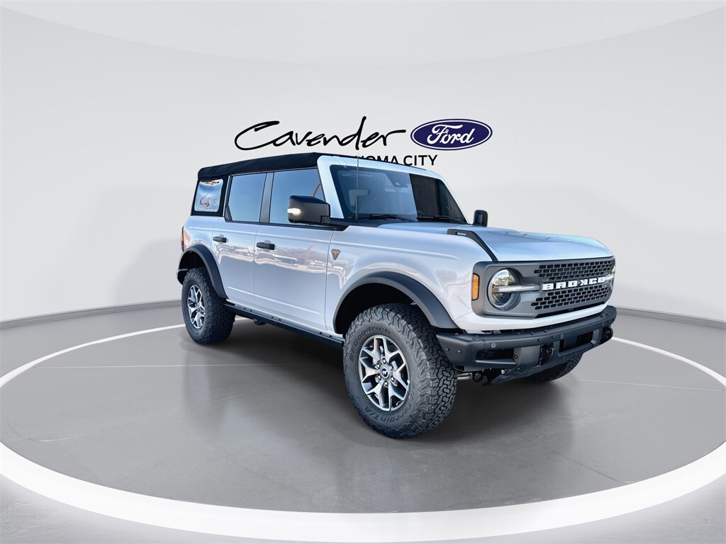 2024 Ford Bronco Badlands photo 2