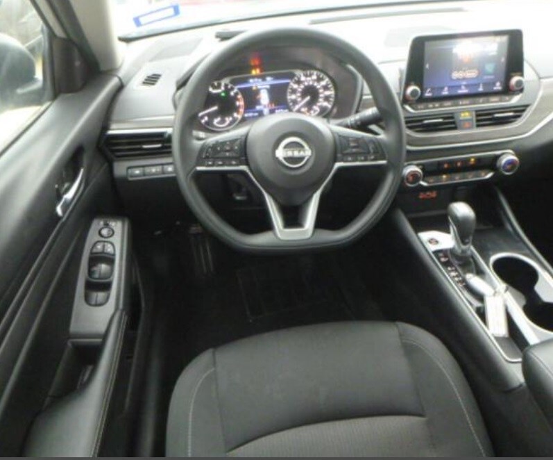 2024 Nissan Altima 2.5 SV photo 3