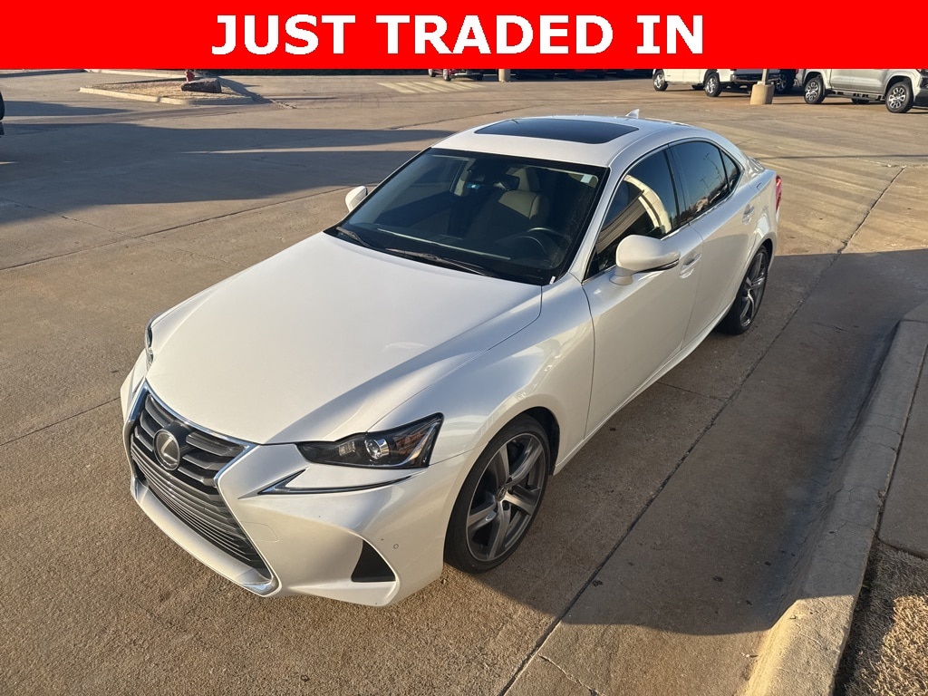 2019 Lexus IS 300's photo