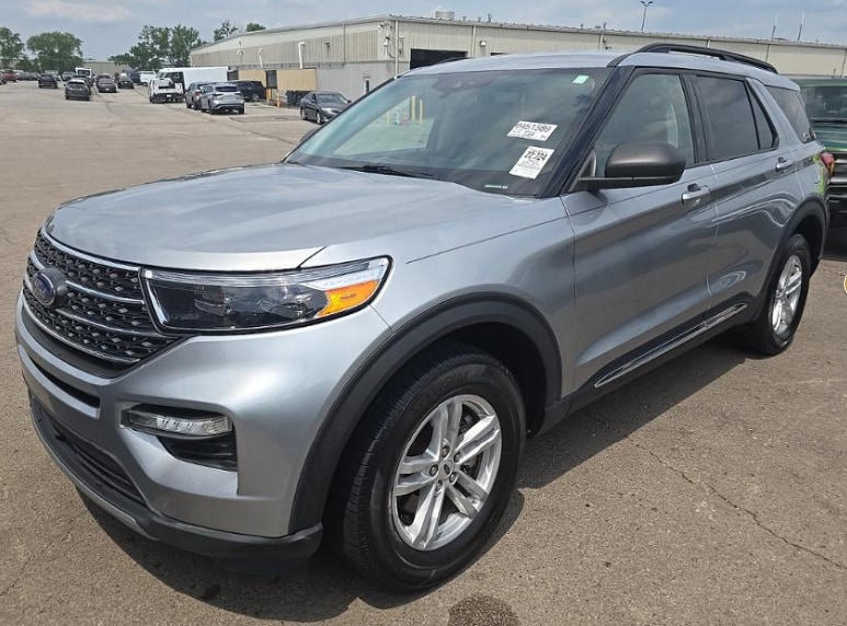 2023 Ford Explorer XLT 4WD's photo