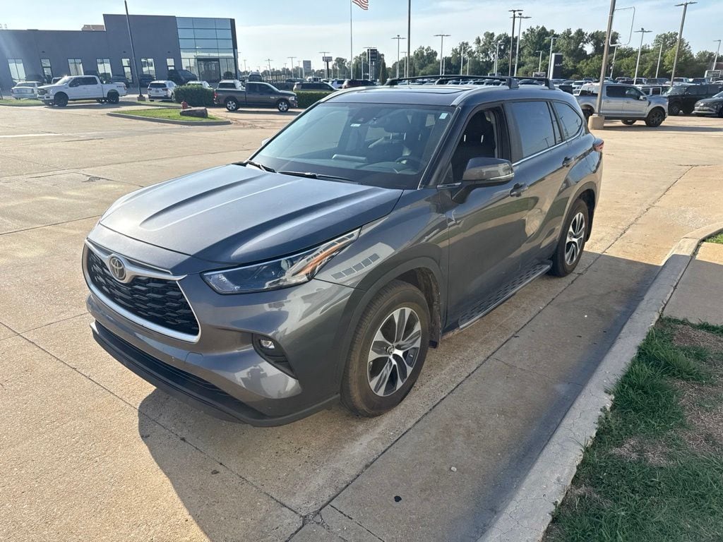 Used 2024 Toyota Highlander XLE SUV