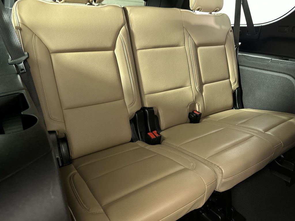 2024 Chevrolet Suburban Premier - Photo 28