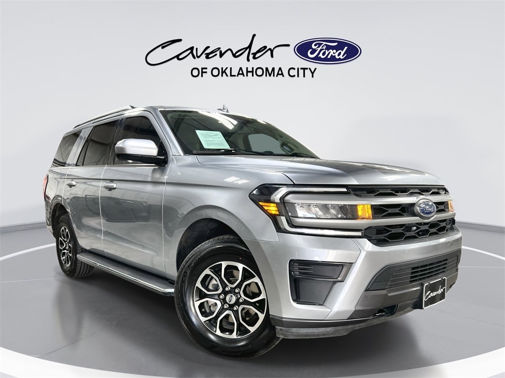 2023 Ford Expedition XLT's photo