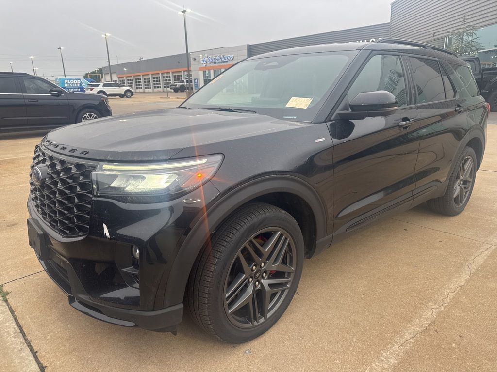 2025 Ford Explorer ST-LINE 4WD (PL535)'s photo