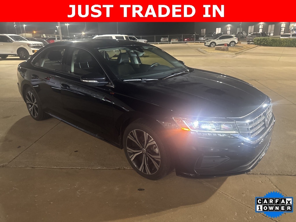 2020 Volkswagen Passat SEL's photo