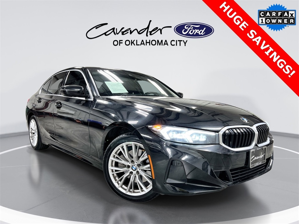 2024 BMW 3 Series 330i's photo