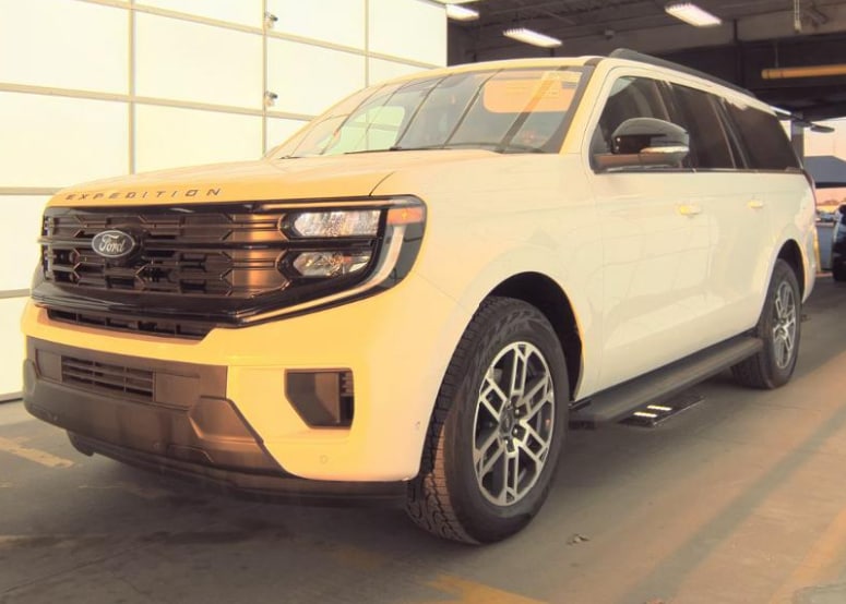 2025 Ford Expedition MAX Active 4WD