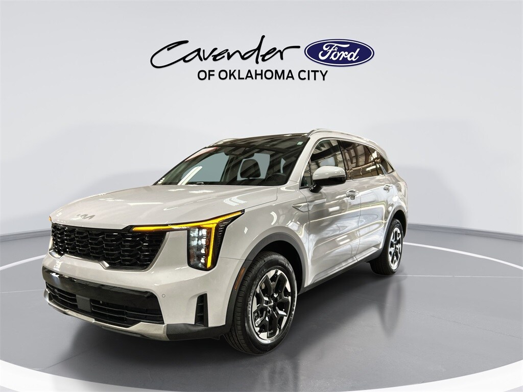 2025 Kia Sorento S photo 4