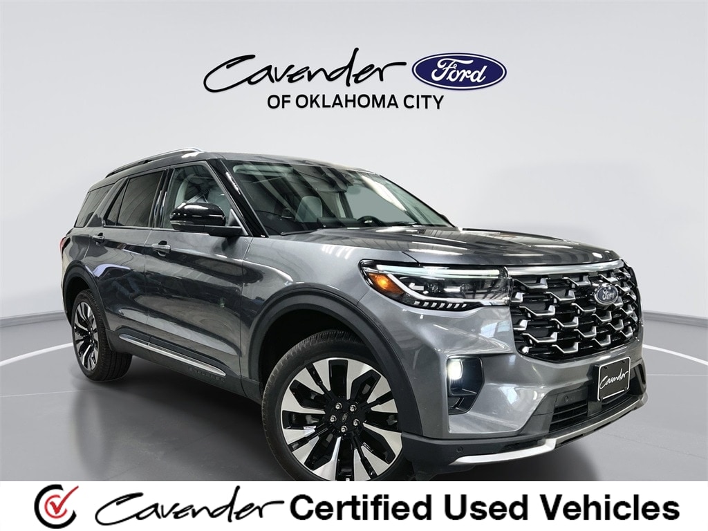 2025 Ford Explorer Platinum's photo