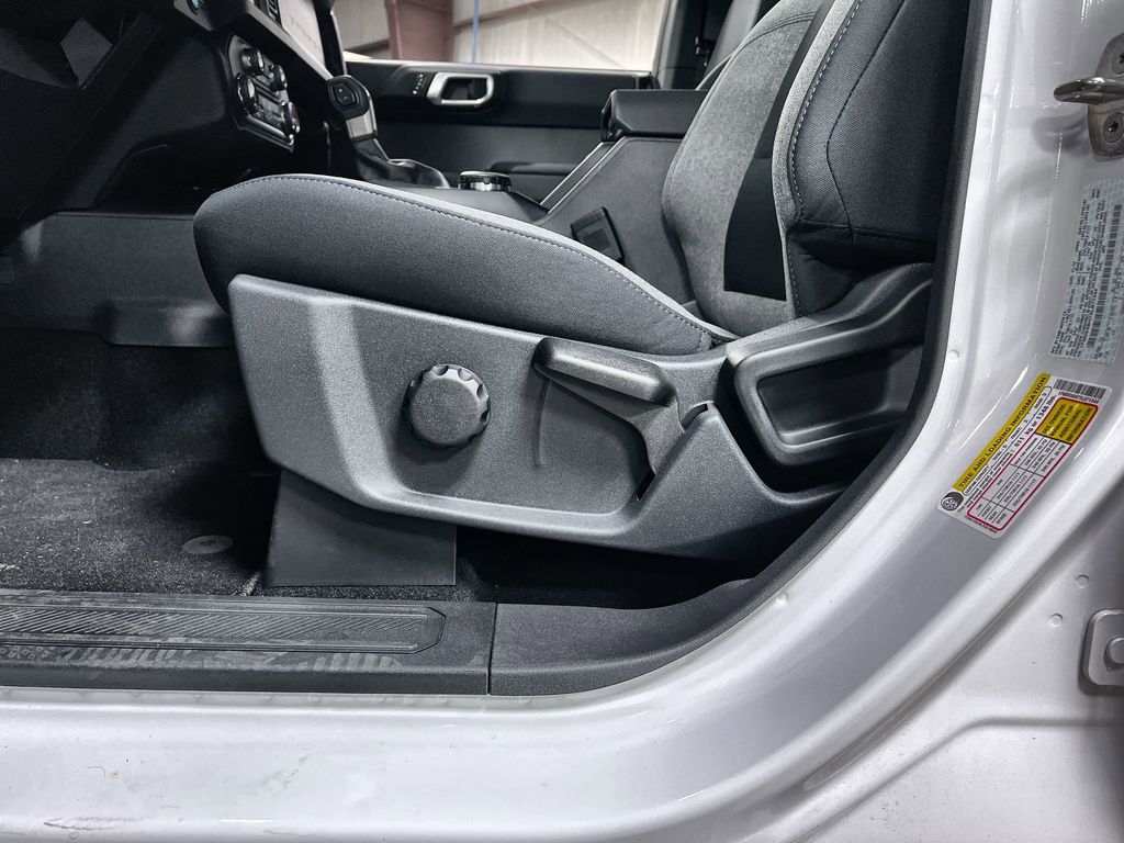 2025 Ford Bronco 4-Door Base - Photo 13