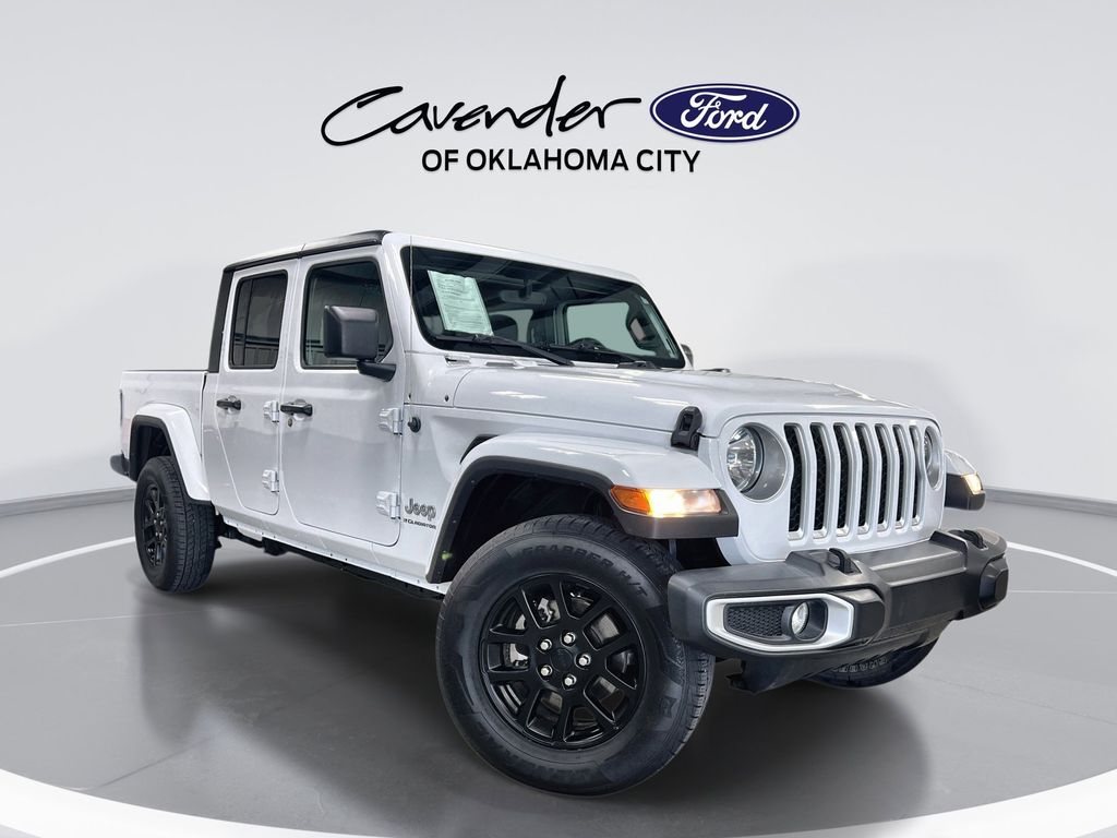 2023 Jeep Gladiator Overland's photo