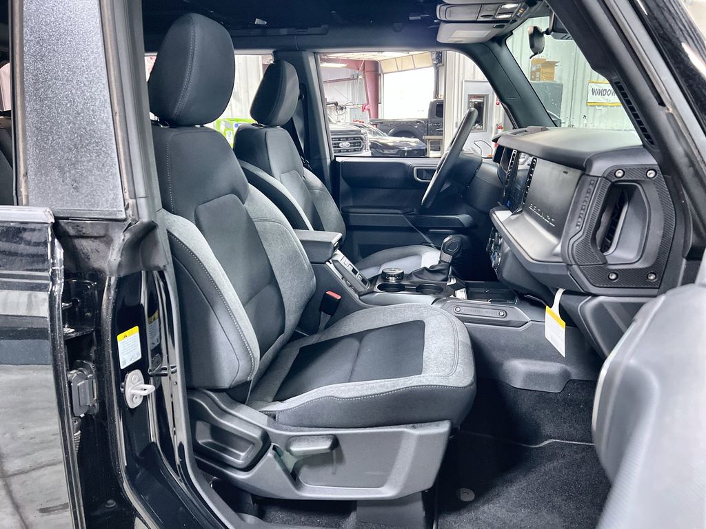 2025 Ford Bronco 4-Door Base - Photo 27