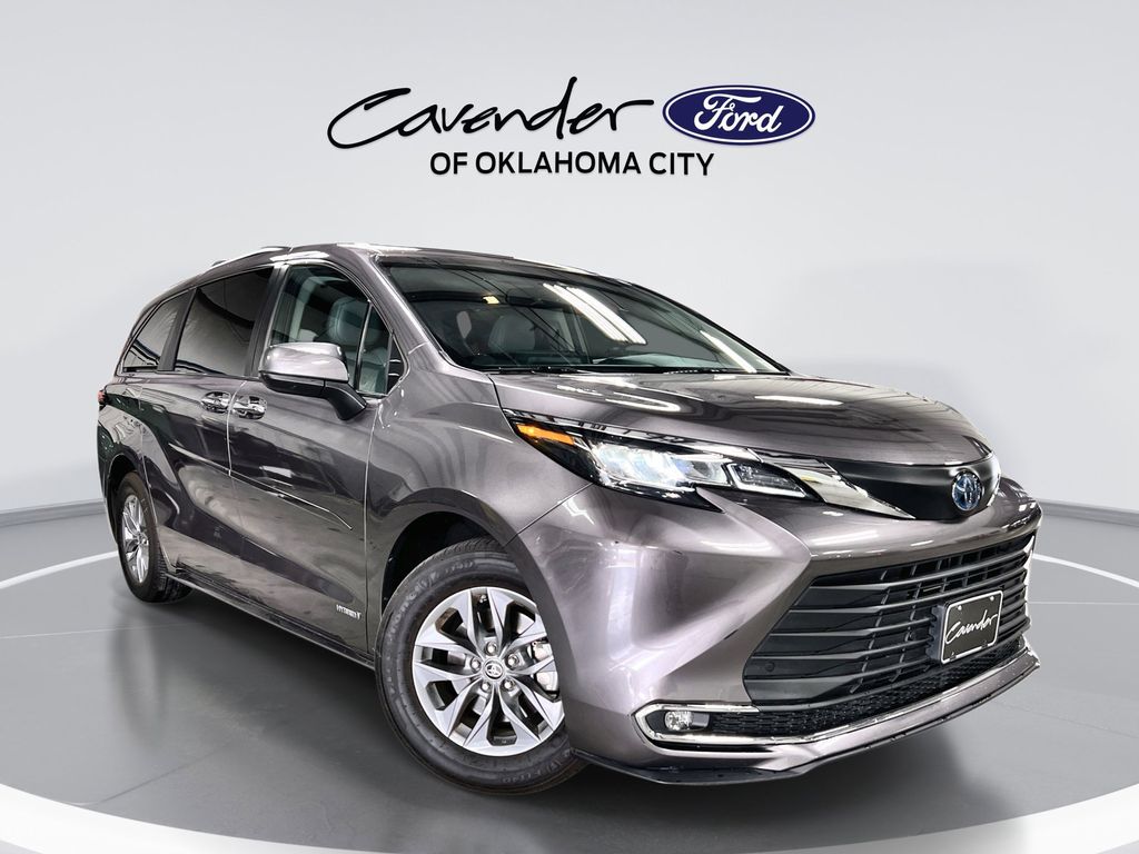 2021 Toyota Sienna XLE 7-Passenger FWD