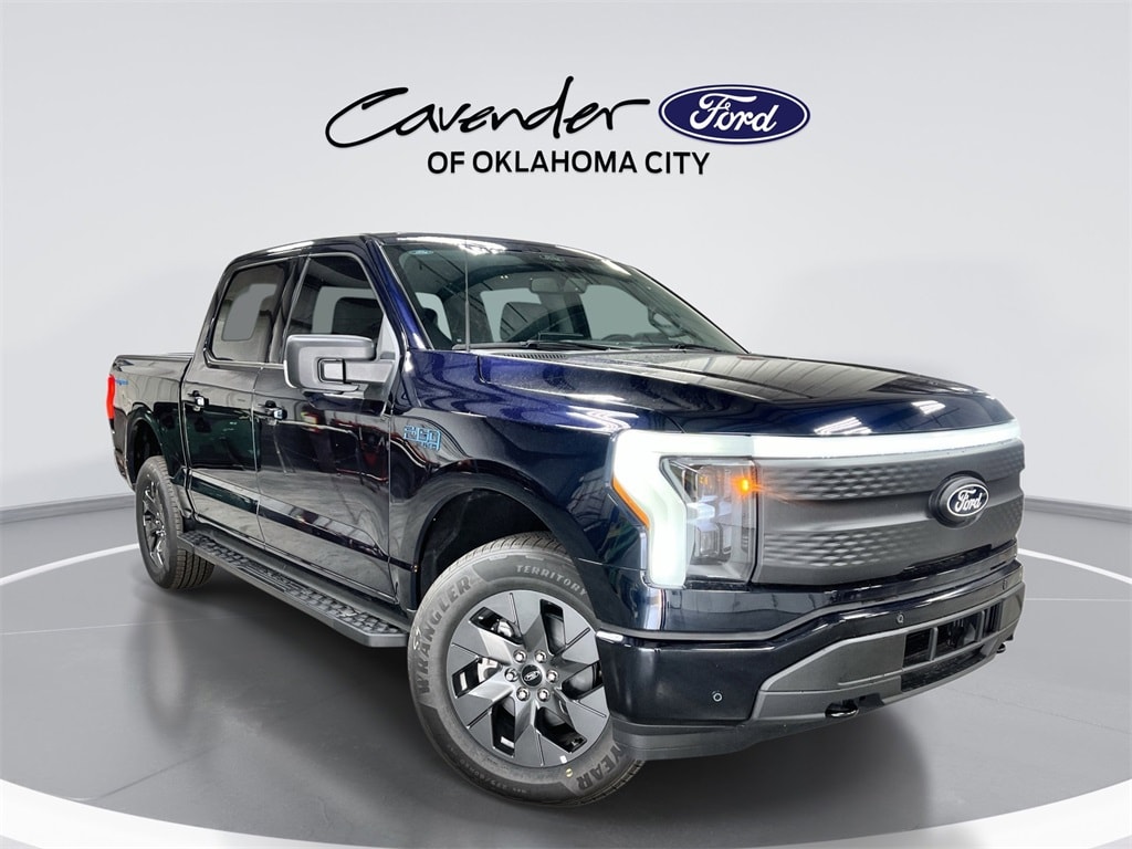 2025 Ford F-150 Lightning Flash's photo