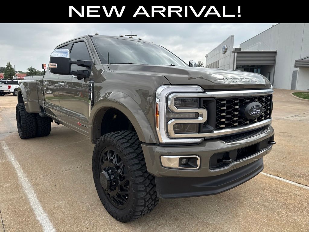 2026 Ford F-450 Platinum 4x4 Crew Cab 8' Box DRW's photo
