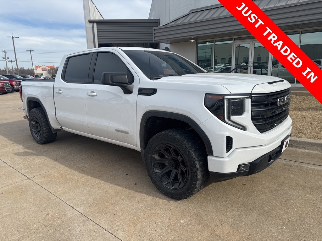 2022 GMC Sierra Base's photo