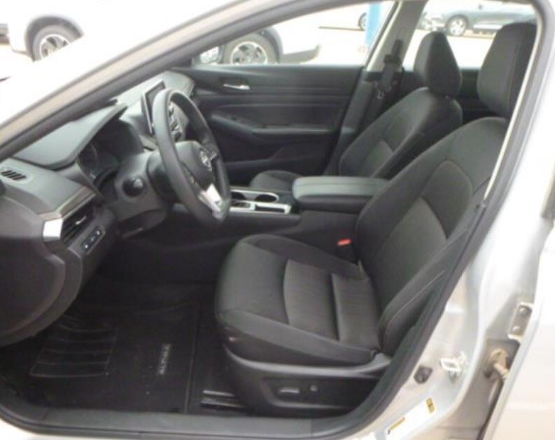 2024 Nissan Altima 2.5 SV photo 2