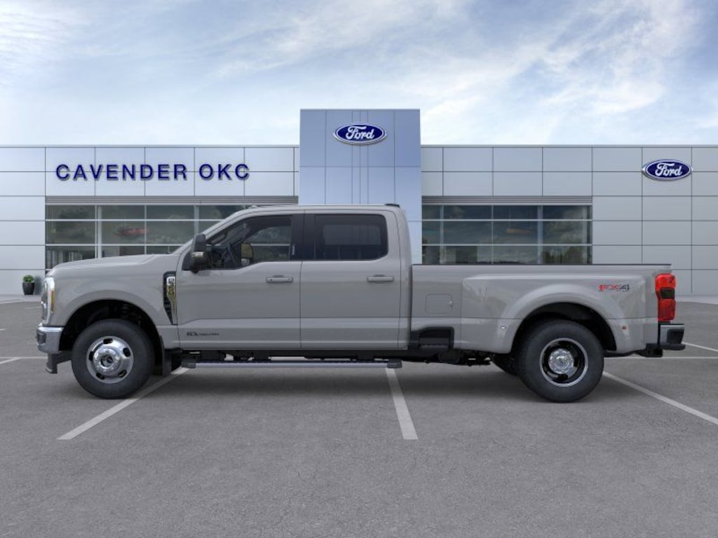 New 2026 Ford Super Duty F-350 Lariat FX4 Off Road Truck Crew Cab