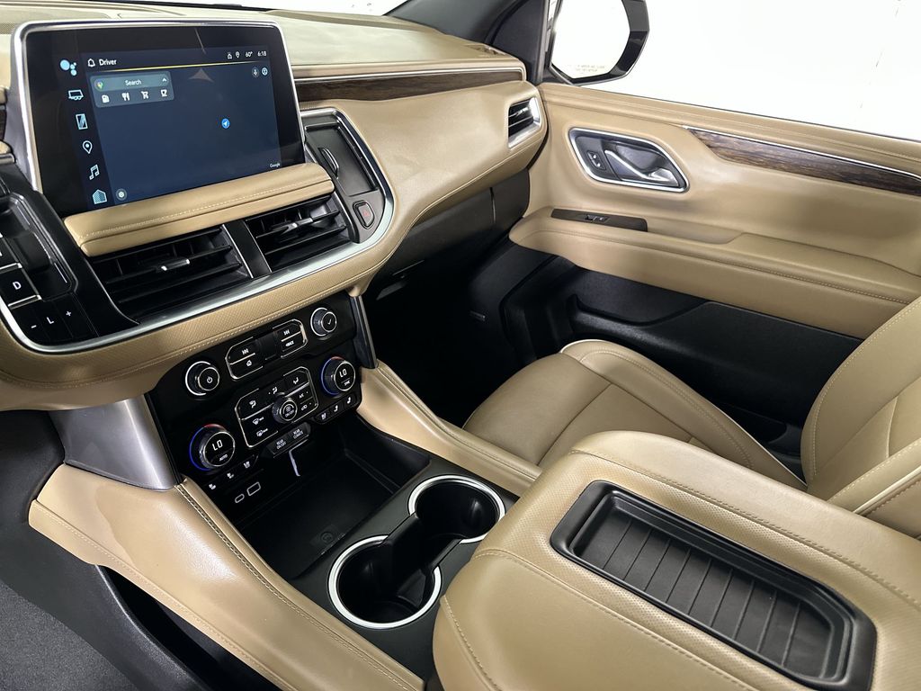 2024 Chevrolet Suburban Premier - Photo 36
