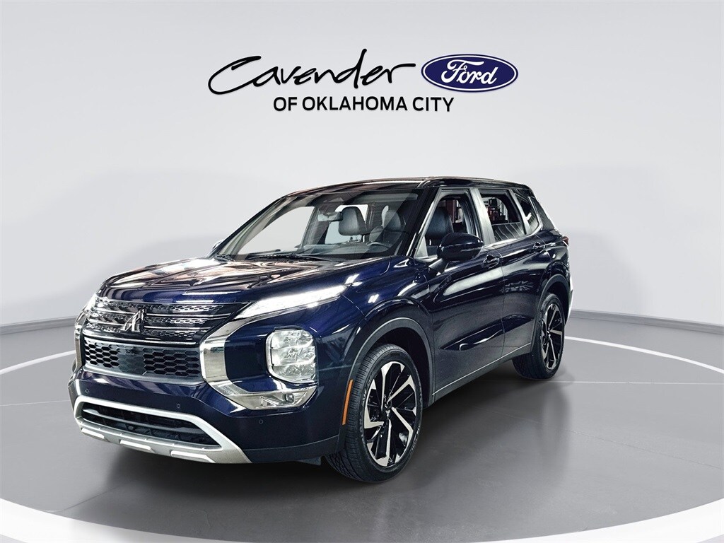 2024 Mitsubishi Outlander SE photo 3