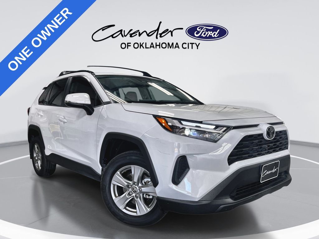 2025 Toyota RAV4 XLE FWD's photo