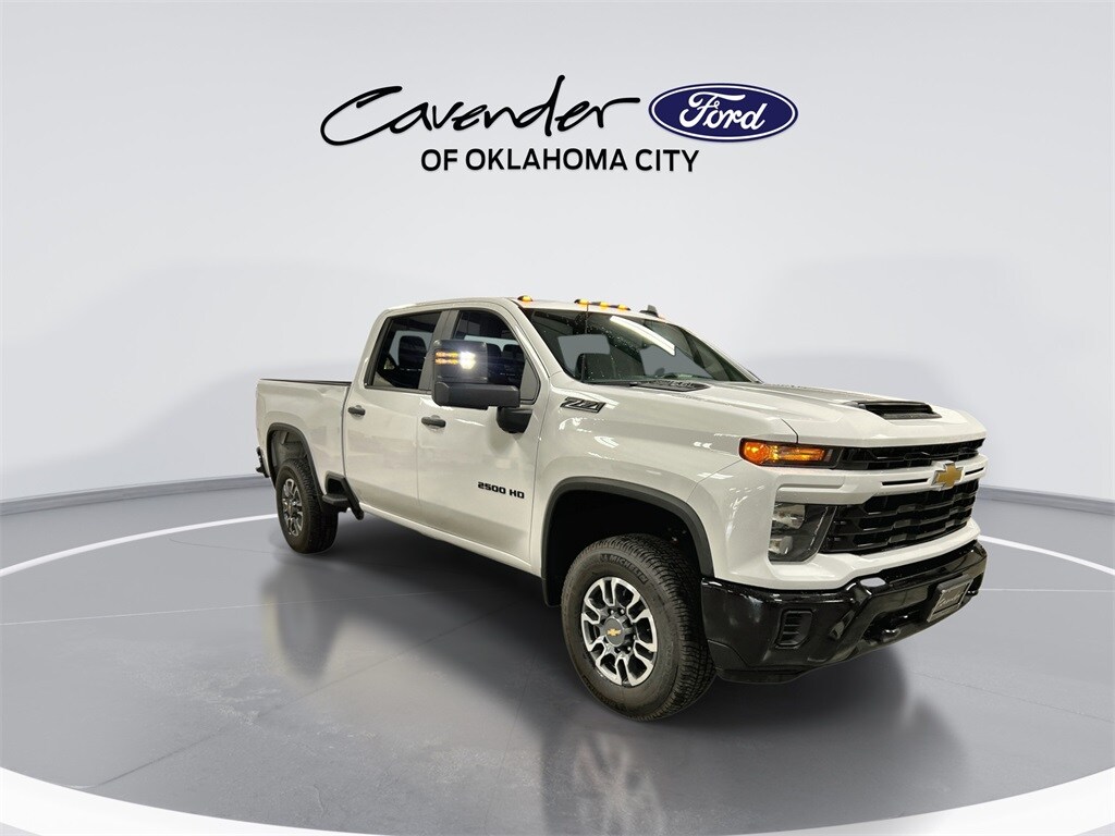 2024 Chevrolet Silverado 2500HD Custom Z71 photo 2