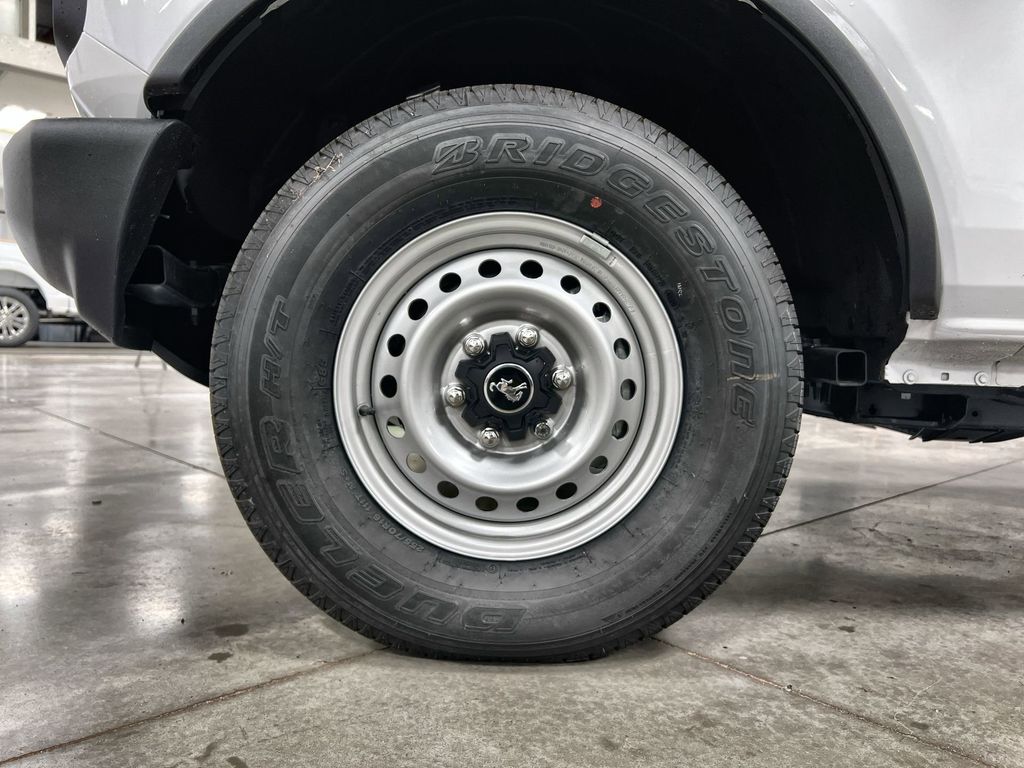 2025 Ford Bronco 4-Door Base - Photo 11