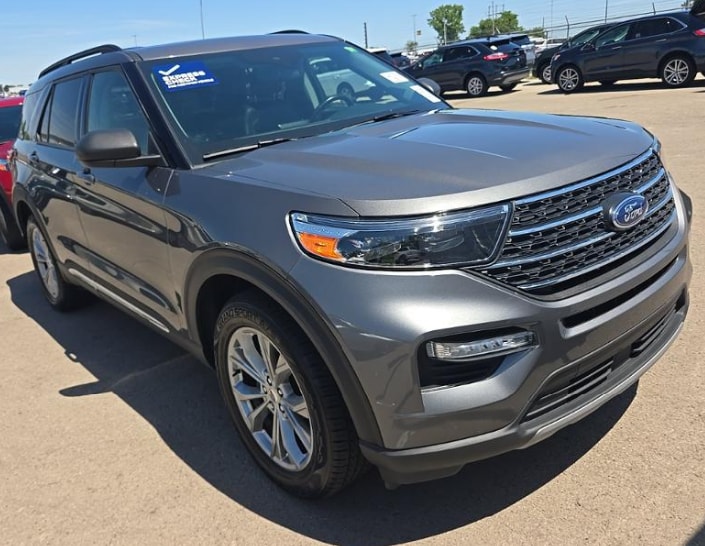 2023 Ford Explorer XLT 4WD's photo