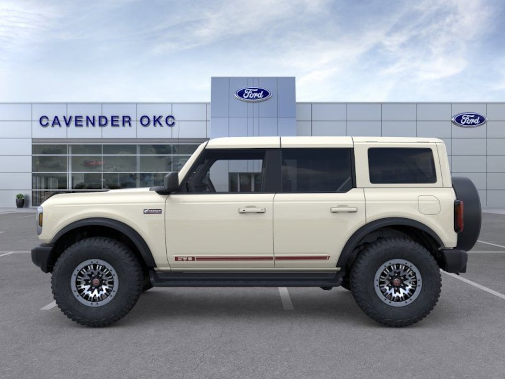 New 2026 Ford Bronco Outer Banks SUV