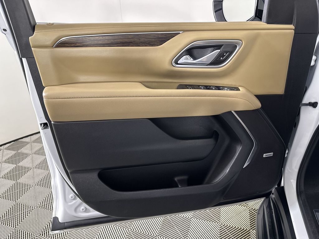 2024 Chevrolet Suburban Premier - Photo 23