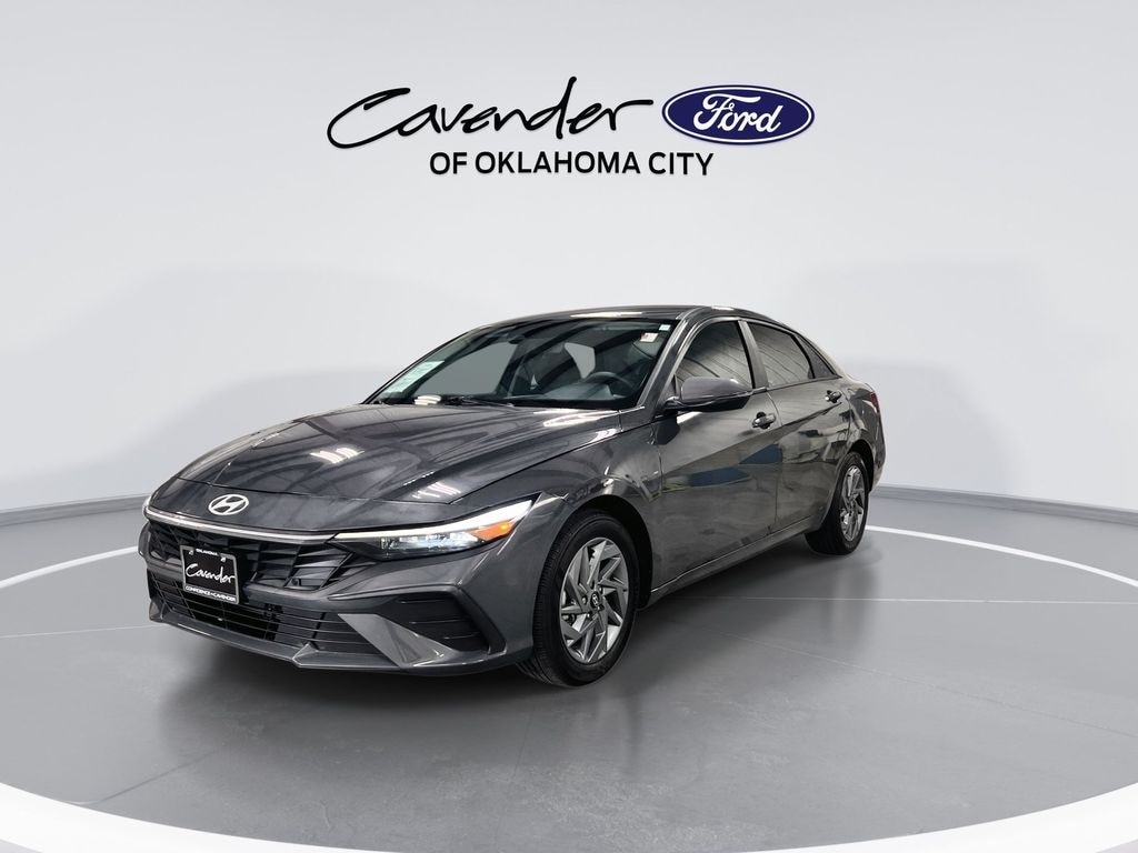 Used 2025 Hyundai Elantra Hybrid Blue Sedan