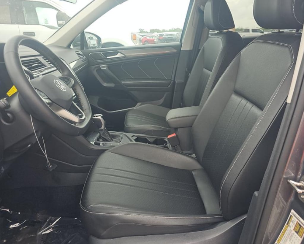 Used 2024 Volkswagen Tiguan 2.0T SE SUV