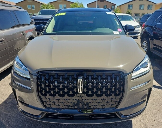 2025 Lincoln Corsair Grand Touring photo 2