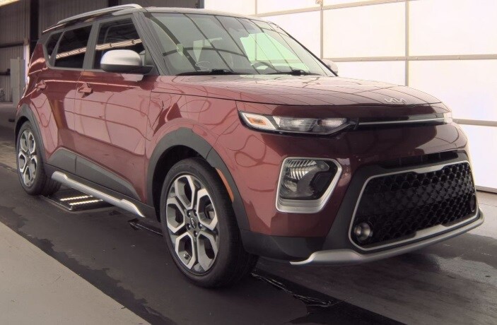 2022 Kia Soul X-Line photo 2