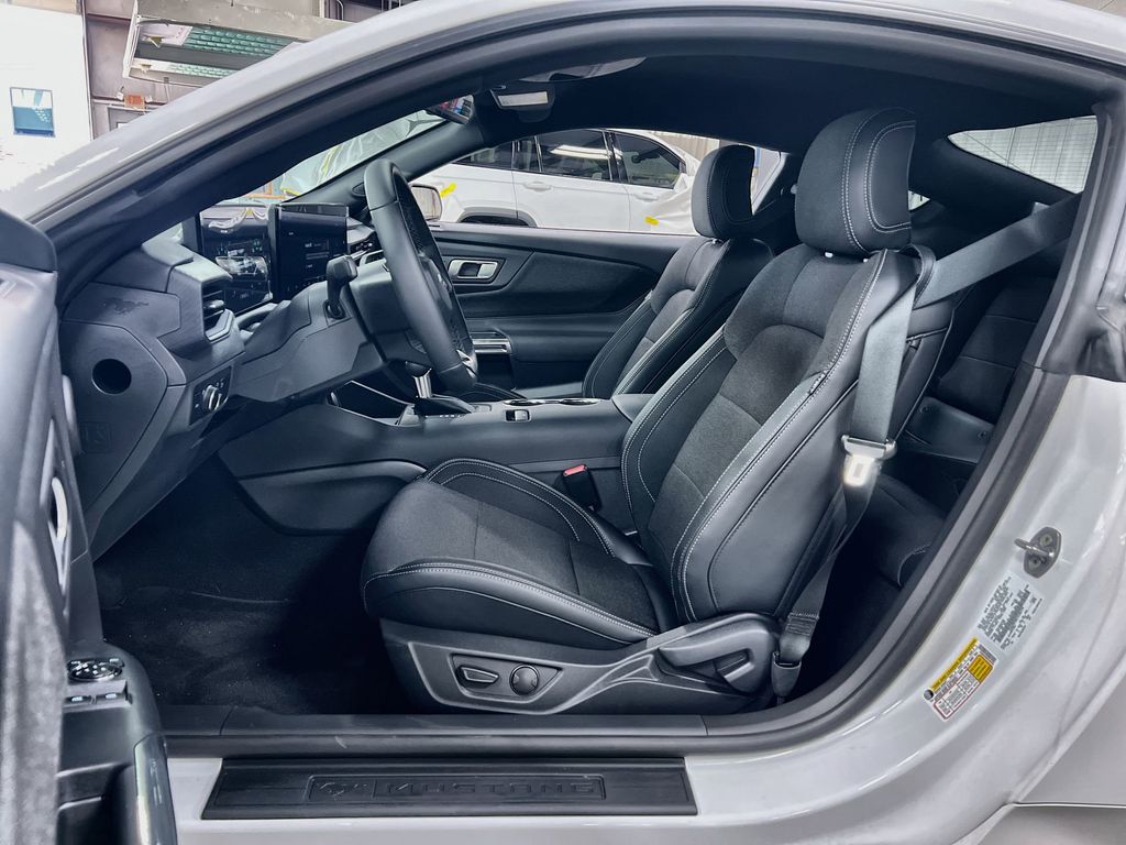 2026 Ford Mustang EcoBoost Fastback - Photo 12