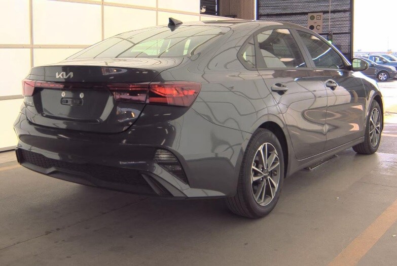 2024 Kia Forte LXS photo 3