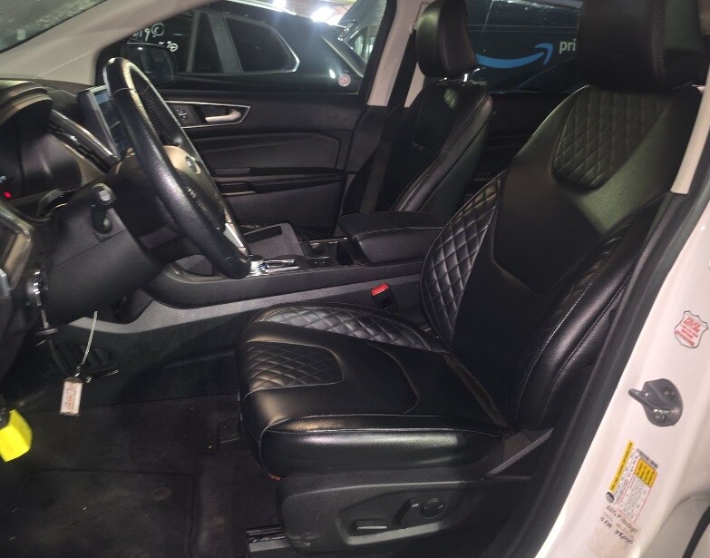 2023 Ford Edge Titanium photo 3