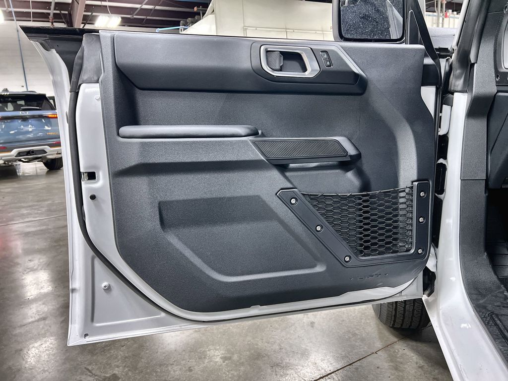 2025 Ford Bronco 4-Door Base - Photo 16