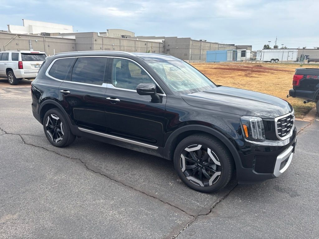 Certified 2025 Kia Telluride S SUV