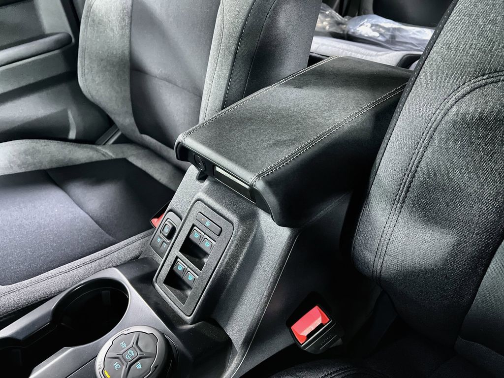 2025 Ford Bronco 4-Door Base - Photo 35