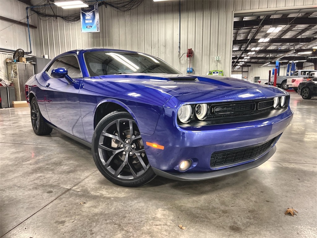 2021 Dodge Challenger SXT RWD
